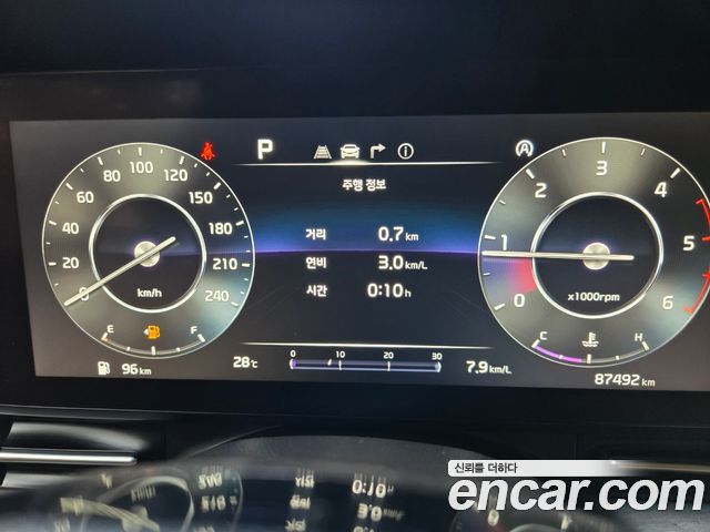 Kia Canival 2021 — photo 10
