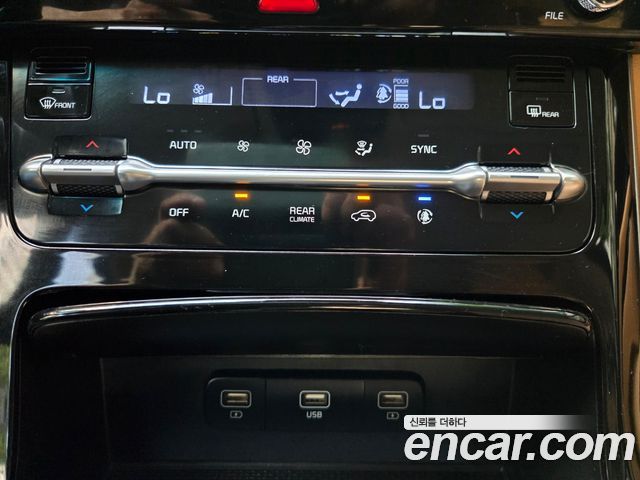 Kia Canival 2021 — photo 13