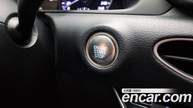 Hyundai Sonata 2022 — photo 25