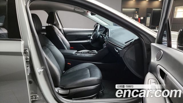 Hyundai Sonata 2022 — photo 16