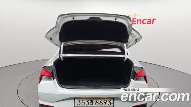 Hyundai AVANTE 2021 — photo 26
