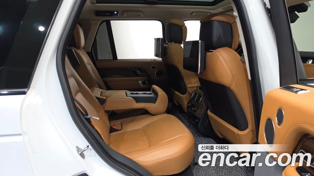 Land Rover Range Rover 2021 — photo 17