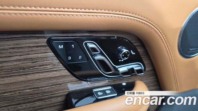 Land Rover Range Rover 2021 — photo 24