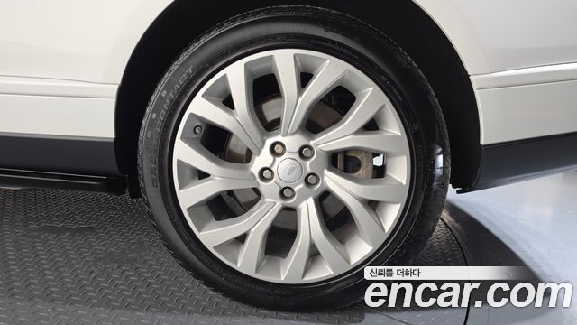 Land Rover Range Rover 2021 — photo 7