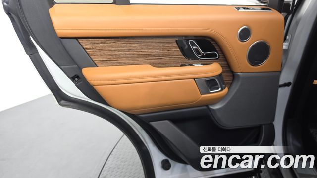 Land Rover Range Rover 2021 — photo 15