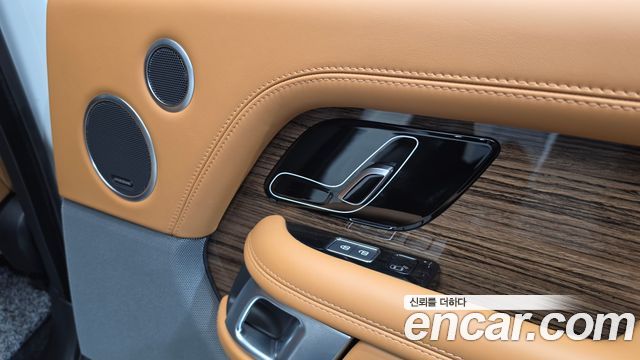 Land Rover Range Rover 2021 — photo 30