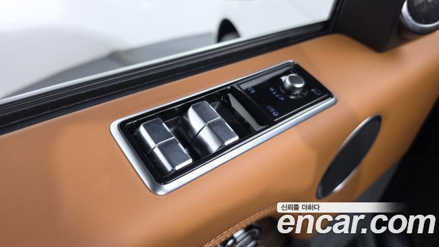 Land Rover Range Rover 2021 — photo 37