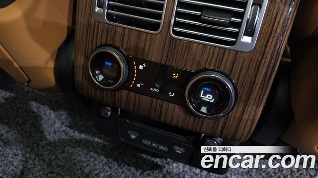 Land Rover Range Rover 2021 — photo 38