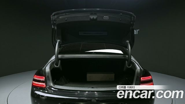 Genesis G80 2022 — photo 26