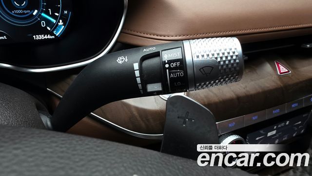 Genesis G80 2022 — photo 29