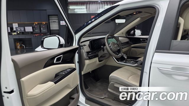 Kia Canival 2023 — photo 10
