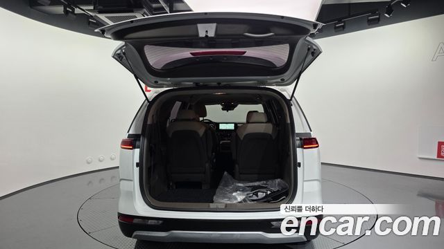 Kia Canival 2023 — photo 20