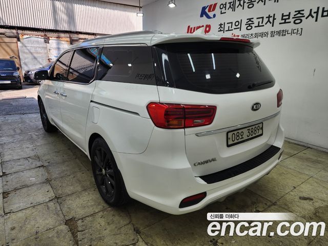 Kia Canival 2019 — photo 6
