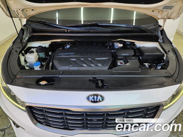 Kia Canival 2019 — photo 14