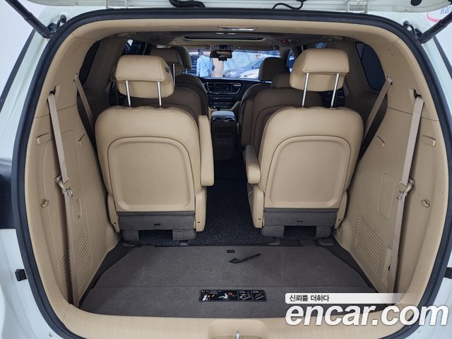 Kia Canival 2019 — photo 17