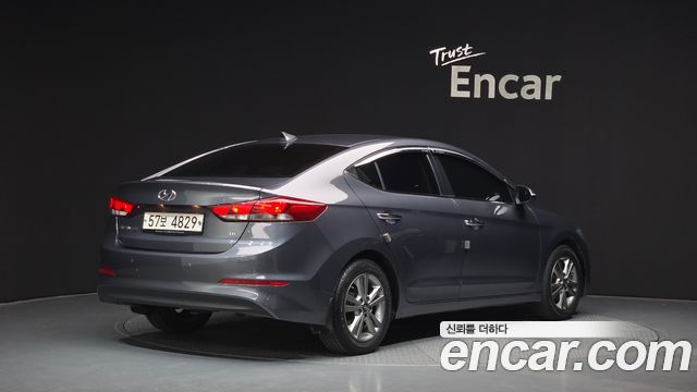 Hyundai AVANTE 2018 — photo 2