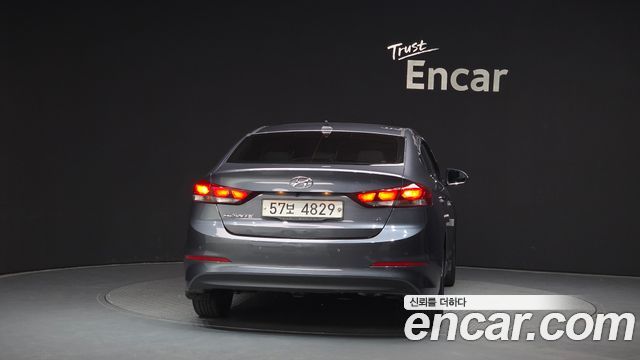 Hyundai AVANTE 2018 — photo 4