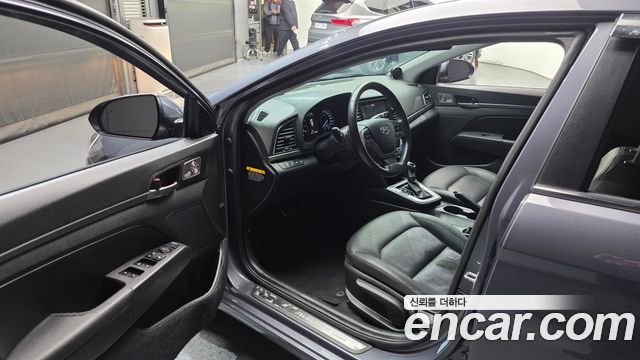 Hyundai AVANTE 2018 — photo 10