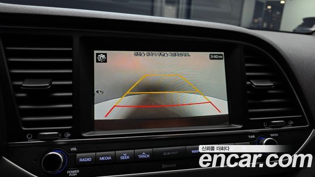Hyundai AVANTE 2018 — photo 18