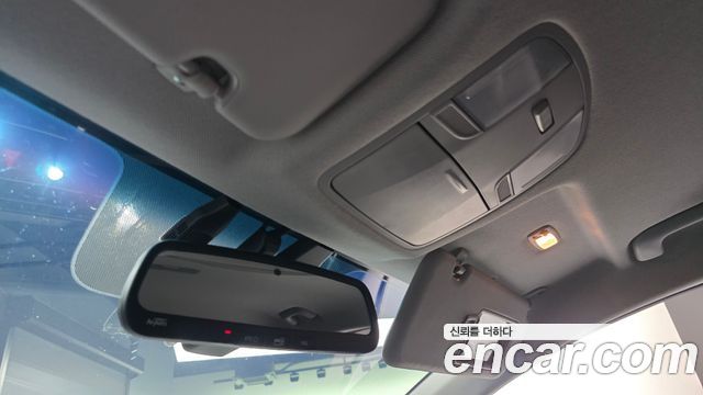 Hyundai AVANTE 2018 — photo 19