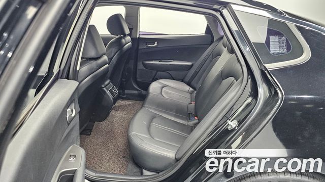Kia K5 2016 — photo 11