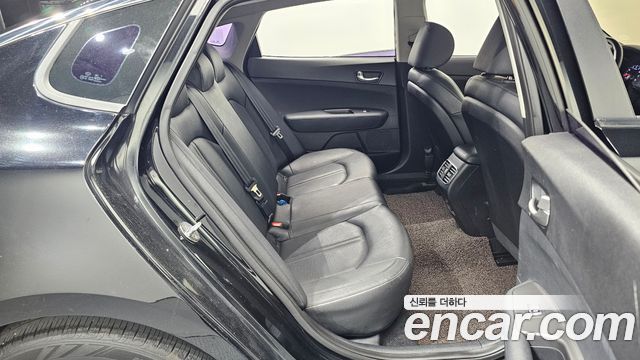 Kia K5 2016 — photo 12