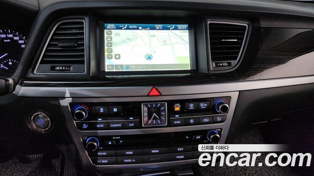 Genesis G80 2018 — photo 19