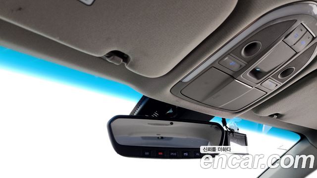 Genesis G80 2018 — photo 24