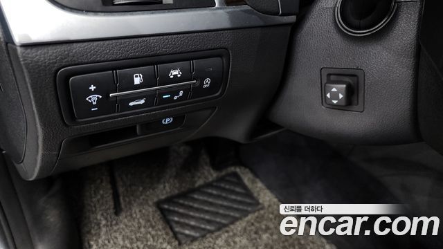 Genesis G80 2018 — photo 26