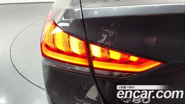 Genesis G80 2018 — photo 9