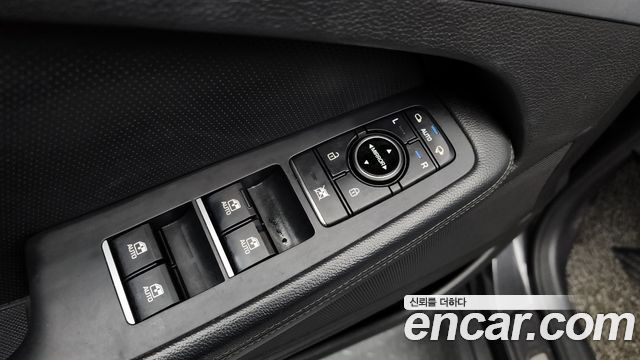 Genesis G80 2018 — photo 28
