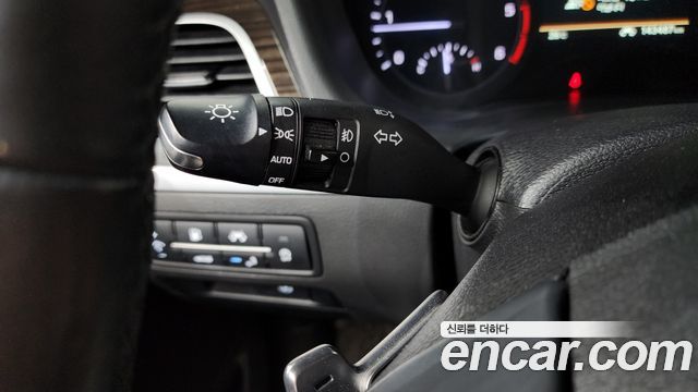 Genesis G80 2018 — photo 29