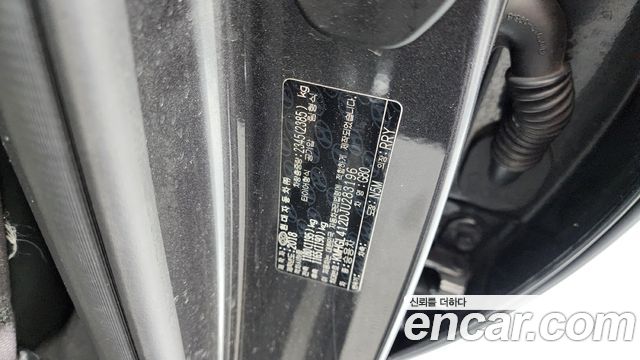 Genesis G80 2018 — photo 31