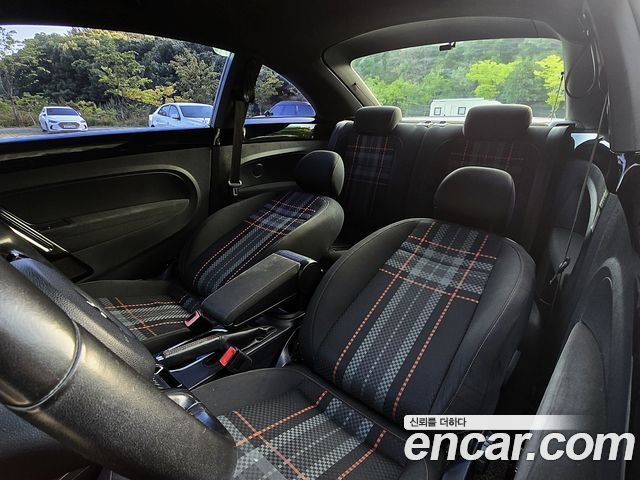 Volkswagen Beatle 2015 — photo 15