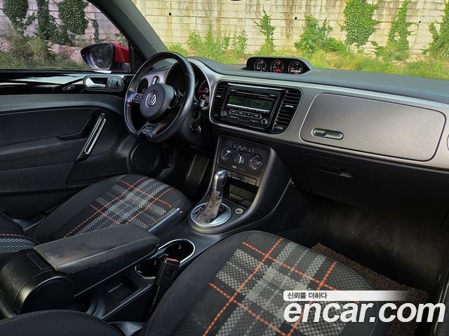 Volkswagen Beatle 2015 — photo 16