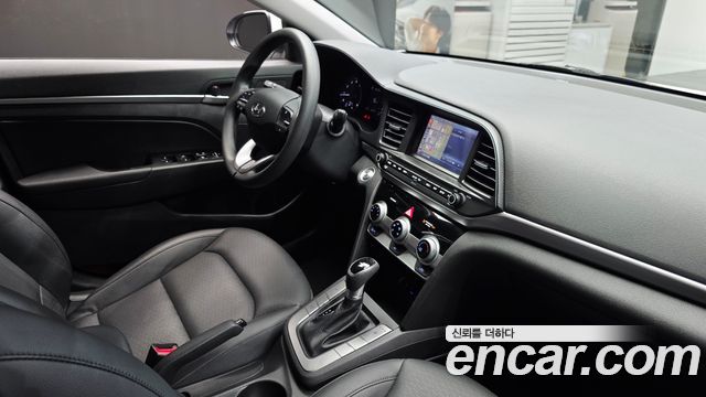 Hyundai AVANTE 2020 — photo 26