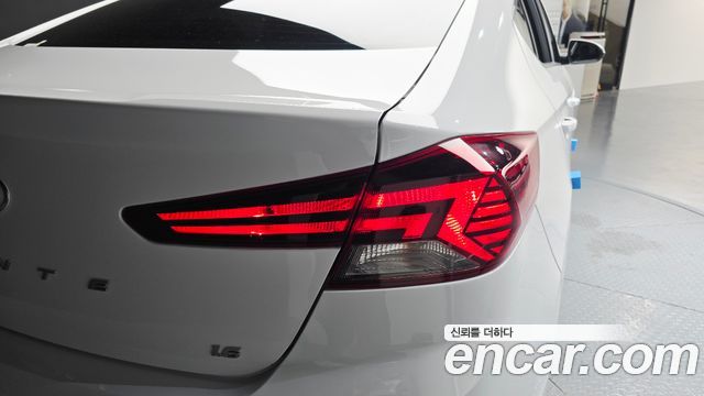 Hyundai AVANTE 2020 — photo 9