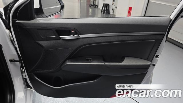 Hyundai AVANTE 2020 — photo 15