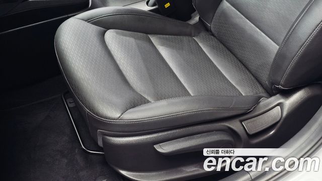 Hyundai AVANTE 2020 — photo 28