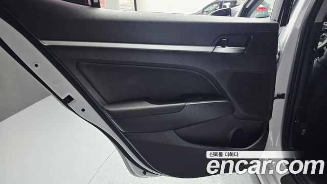 Hyundai AVANTE 2020 — photo 29