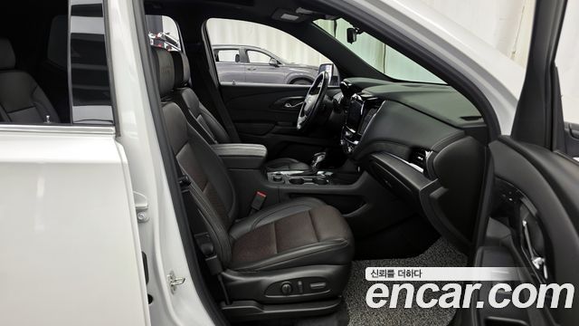 Chevrolet Korea Traverse 2022 — photo 17