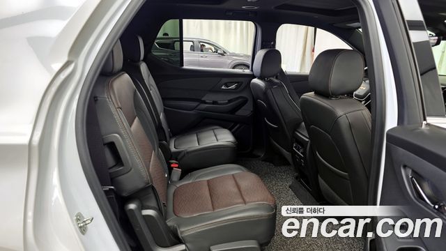Chevrolet Korea Traverse 2022 — photo 18