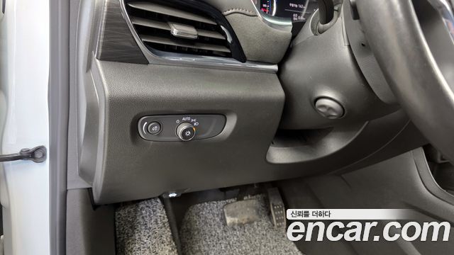 Chevrolet Korea Traverse 2022 — photo 22