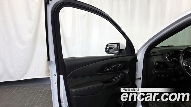 Chevrolet Korea Traverse 2022 — photo 14