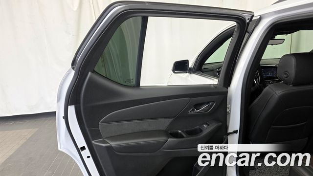 Chevrolet Korea Traverse 2022 — photo 15