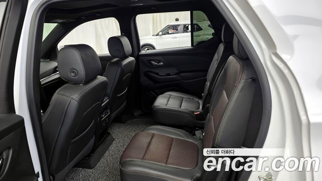 Chevrolet Korea Traverse 2022 — photo 16