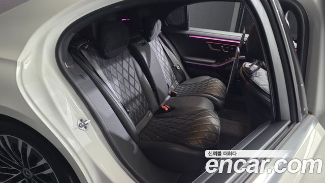 Mercedes-Benz S-Class 2022 — photo 18