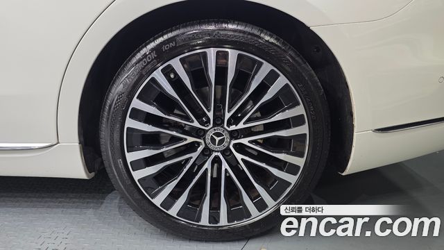 Mercedes-Benz S-Class 2022 — photo 7