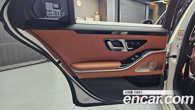 Mercedes-Benz S-Class 2022 — photo 15