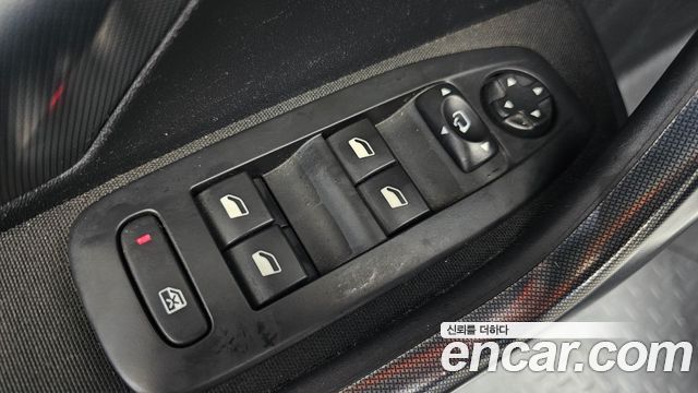Peugeot 2008 2016 — photo 14